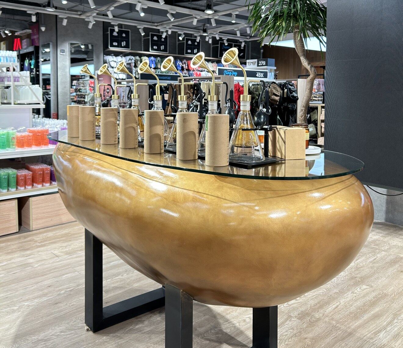 Bench Trinoma custom display table